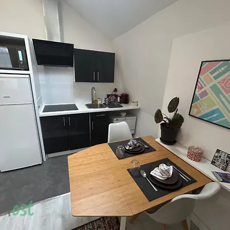 Jasmine-close To Station,grd Palais,zenith&center Apartment